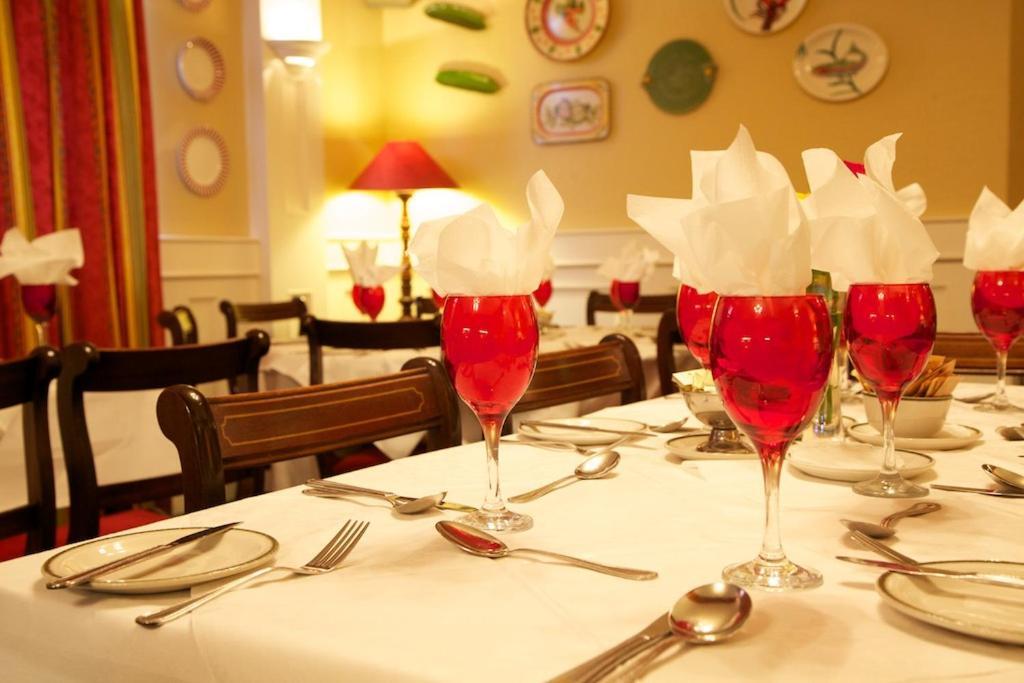 Tully'S Hotel Castlerea Экстерьер фото